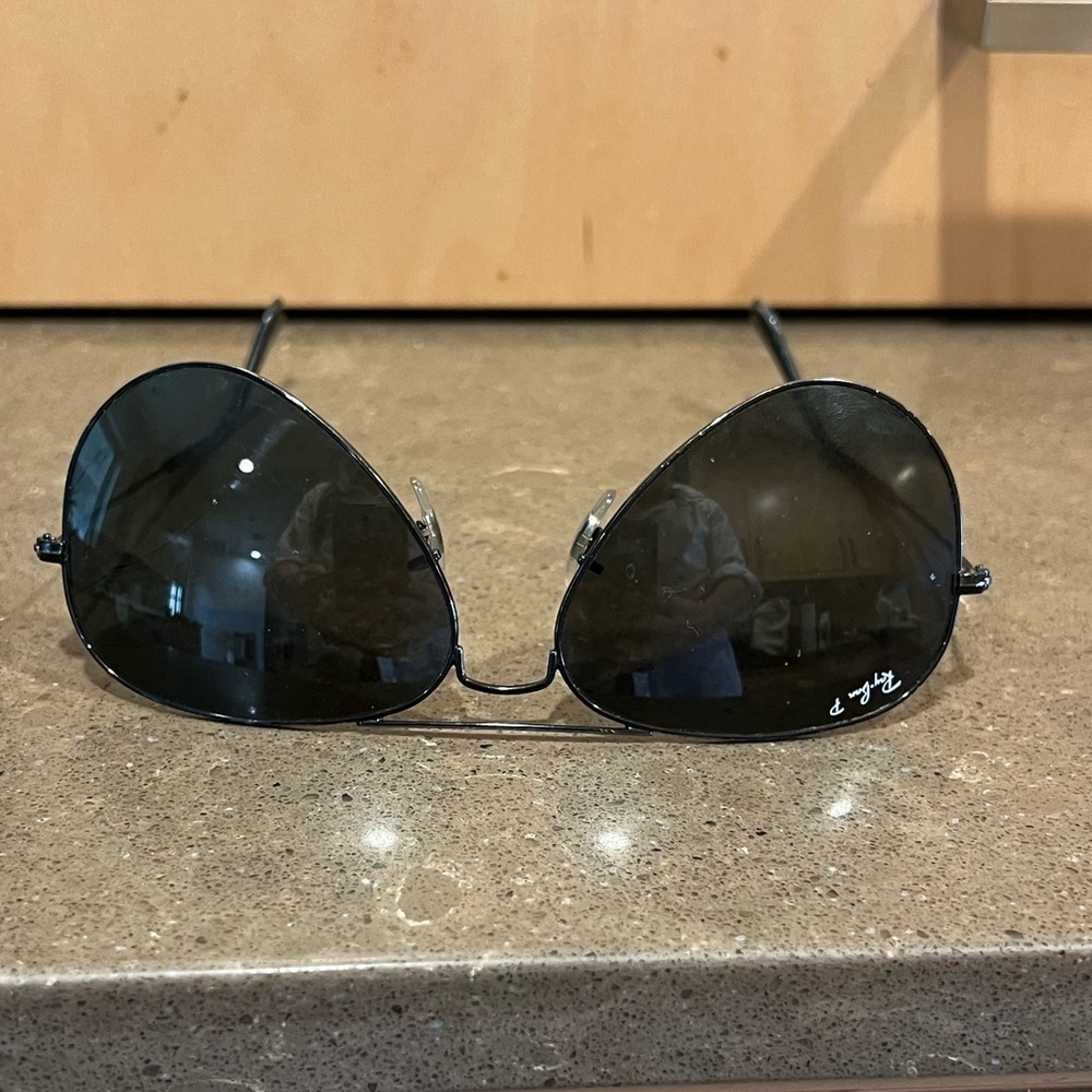 Rayban Large black aviator sunglasses polarized *damage* - Picture 6 of 10
